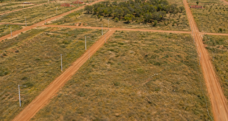 Imagem de terreno descampado
